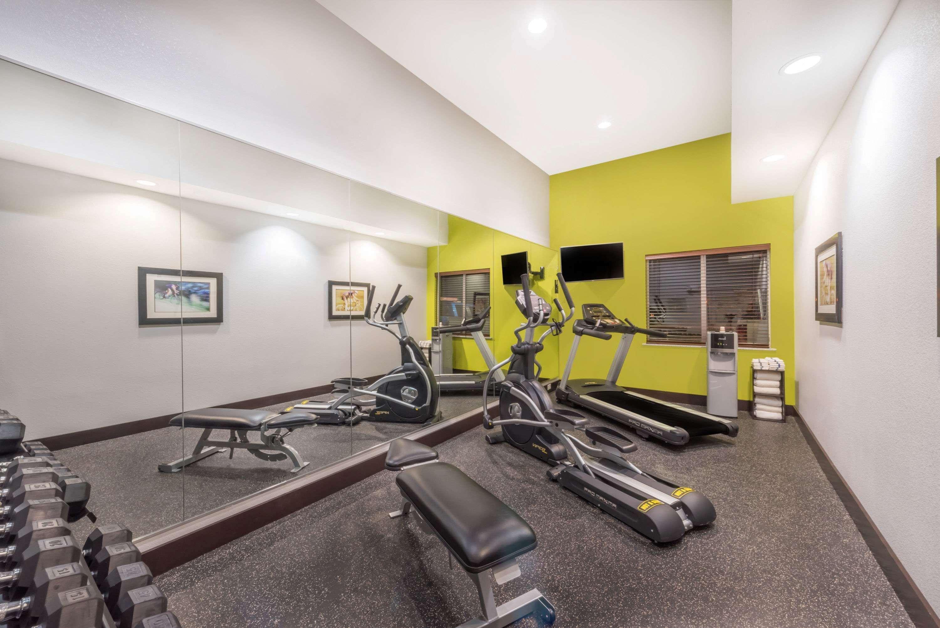 Hawthorn Extended Stay By Wyndham Midland Ngoại thất bức ảnh