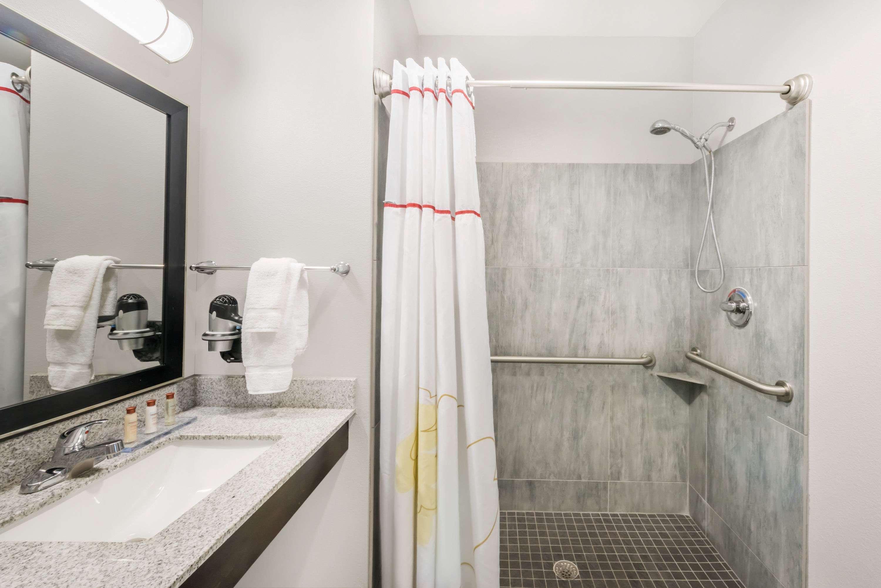 Hawthorn Extended Stay By Wyndham Midland Ngoại thất bức ảnh