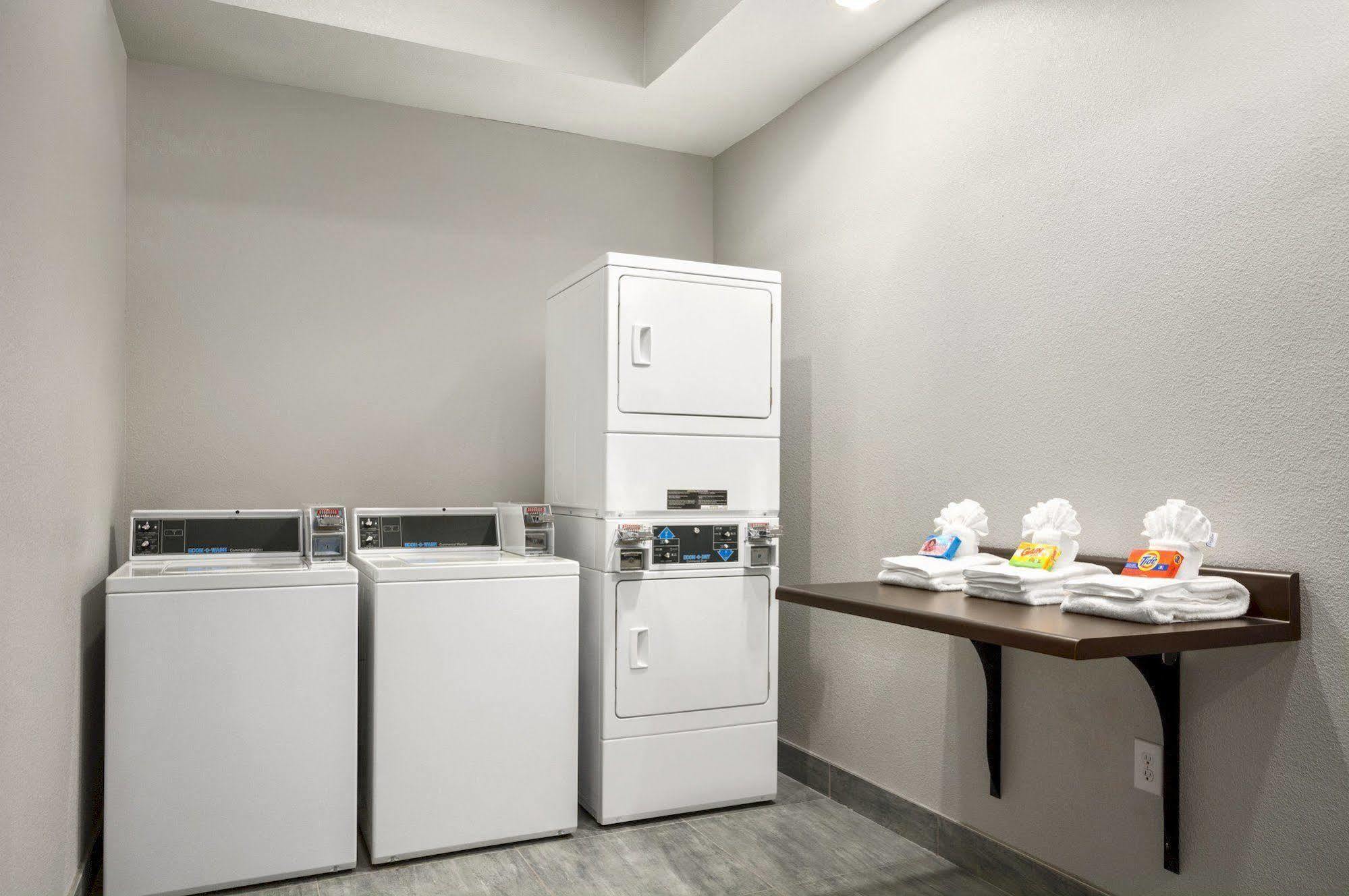 Hawthorn Extended Stay By Wyndham Midland Ngoại thất bức ảnh